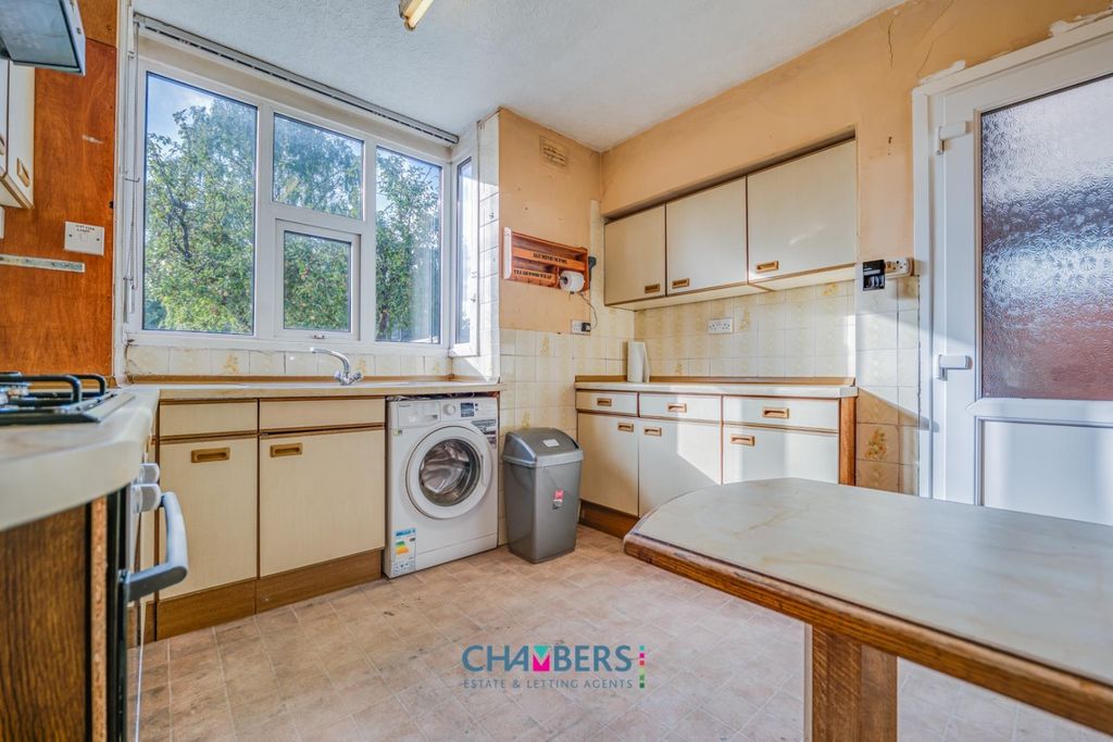 Property photo 3 of 28 Kitchen