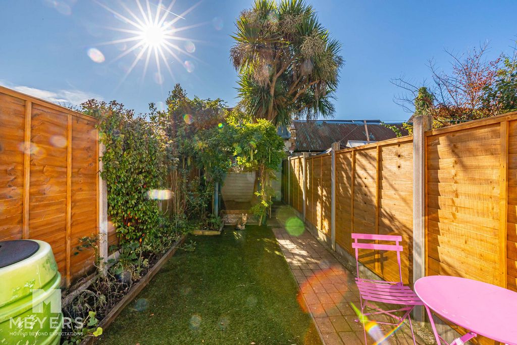 Property photo 3 of 23