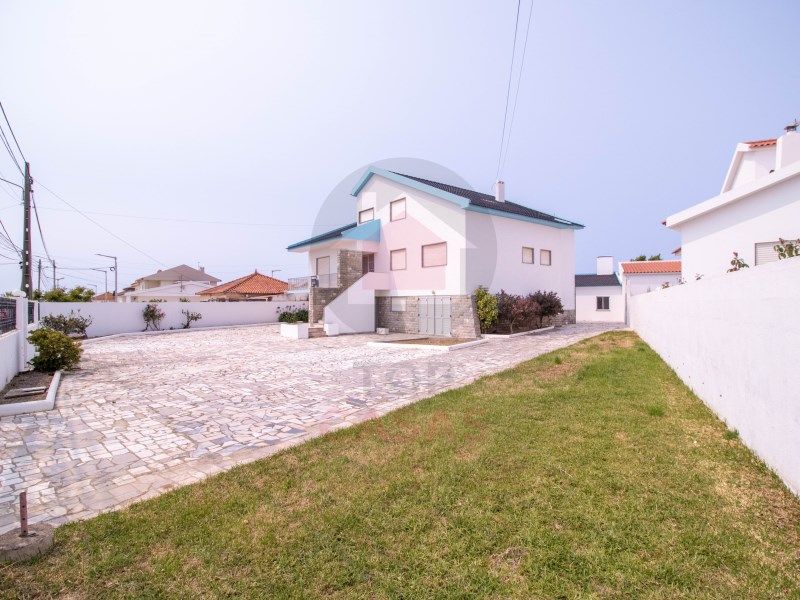 Property photo 2 of 47