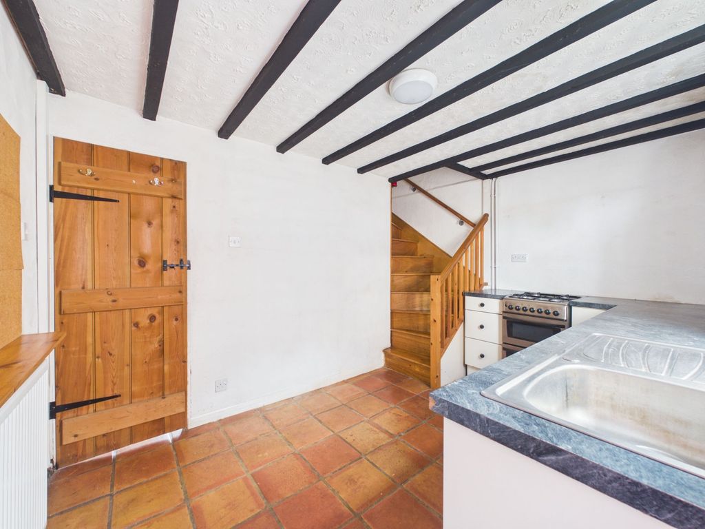 Property photo 3 of 9 Kitchen