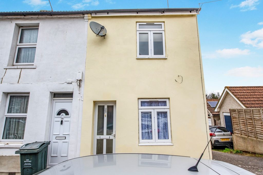 Property photo 1 of 10 External