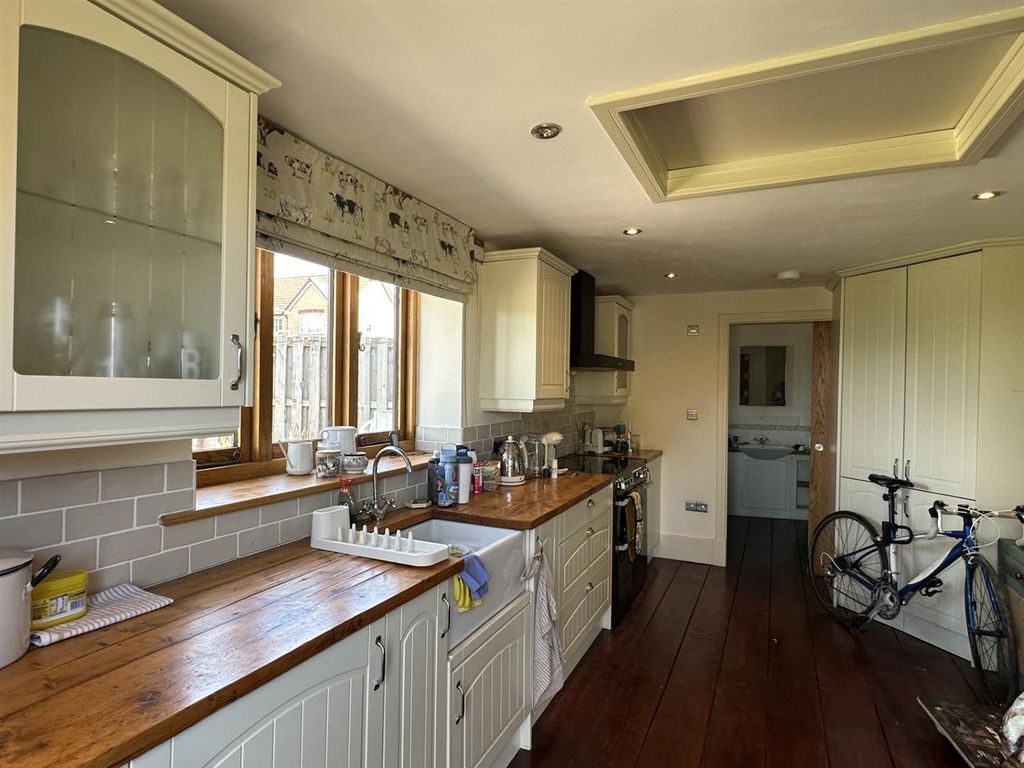 Property photo 2 of 15 Kitchen.Jpg