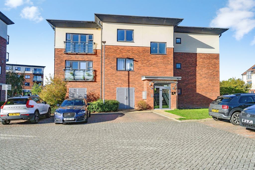 Property photo 1 of 11