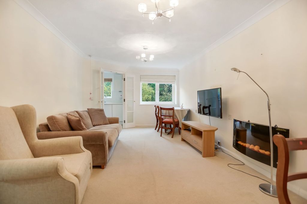 Property photo 2 of 20