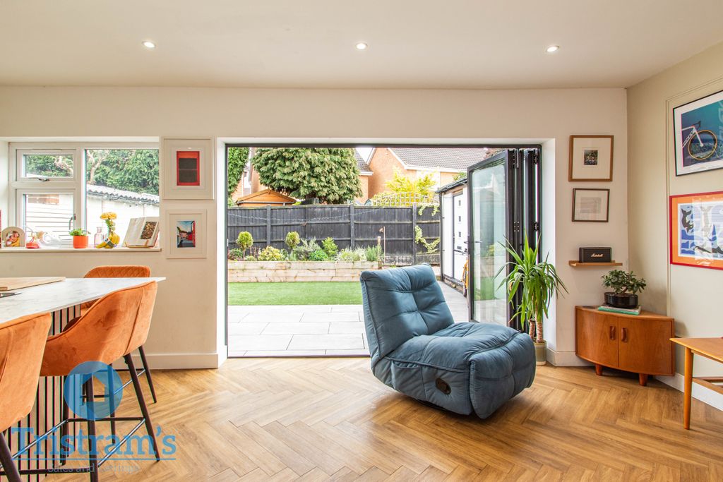 Property photo 2 of 30