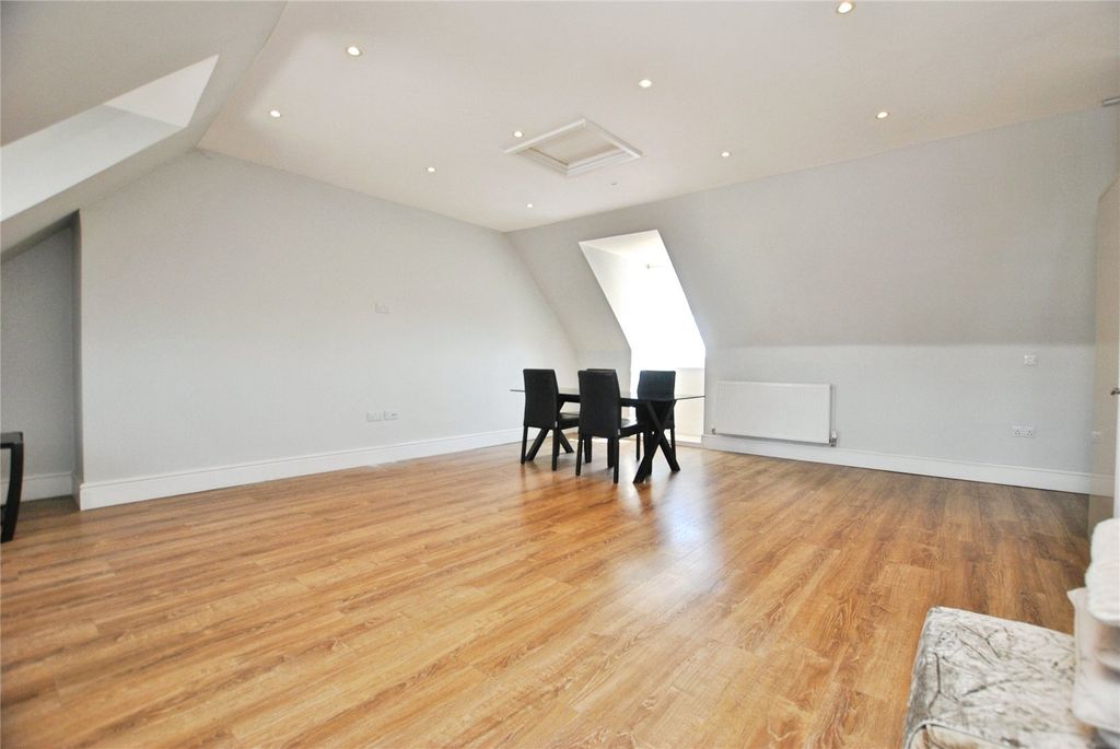 Property photo 2 of 8 Picture No. 05