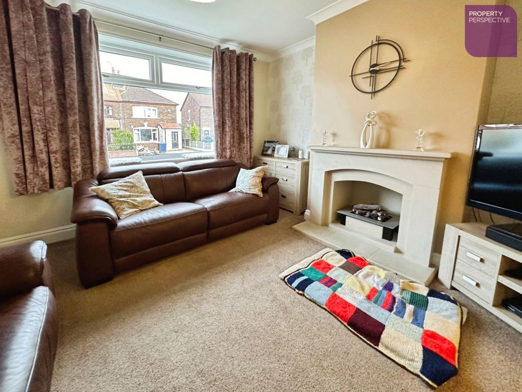 Property photo 3 of 15 Lounge