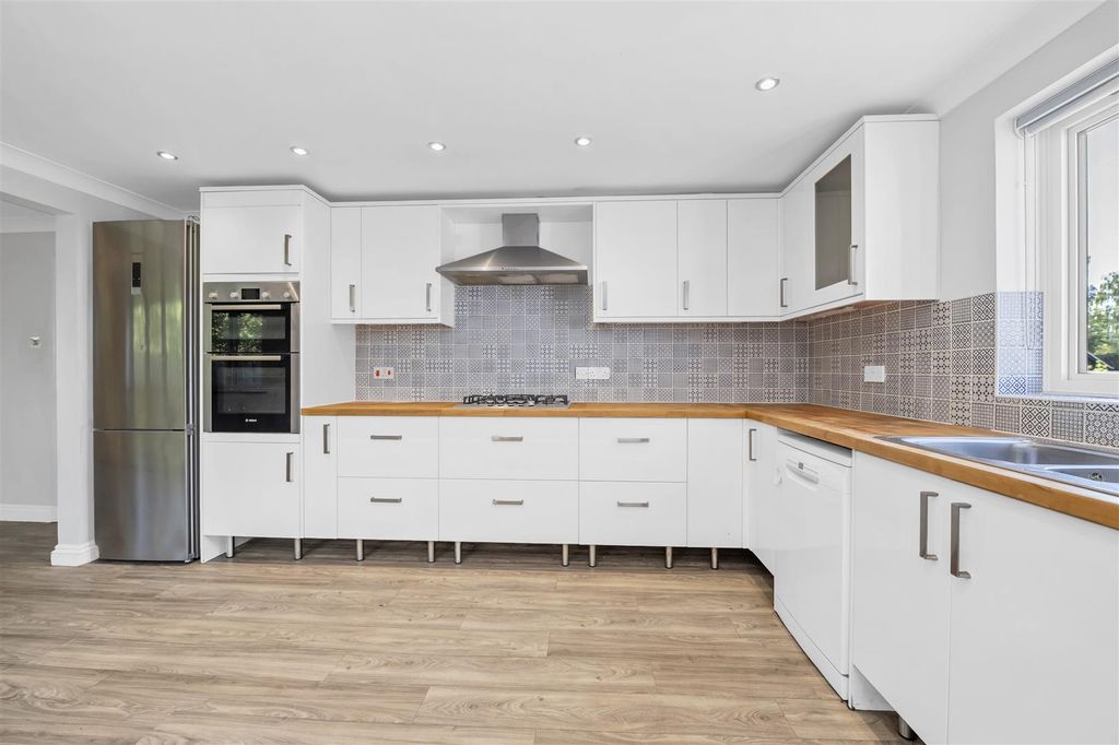 Property photo 2 of 23 Dcp_1158.Jpg