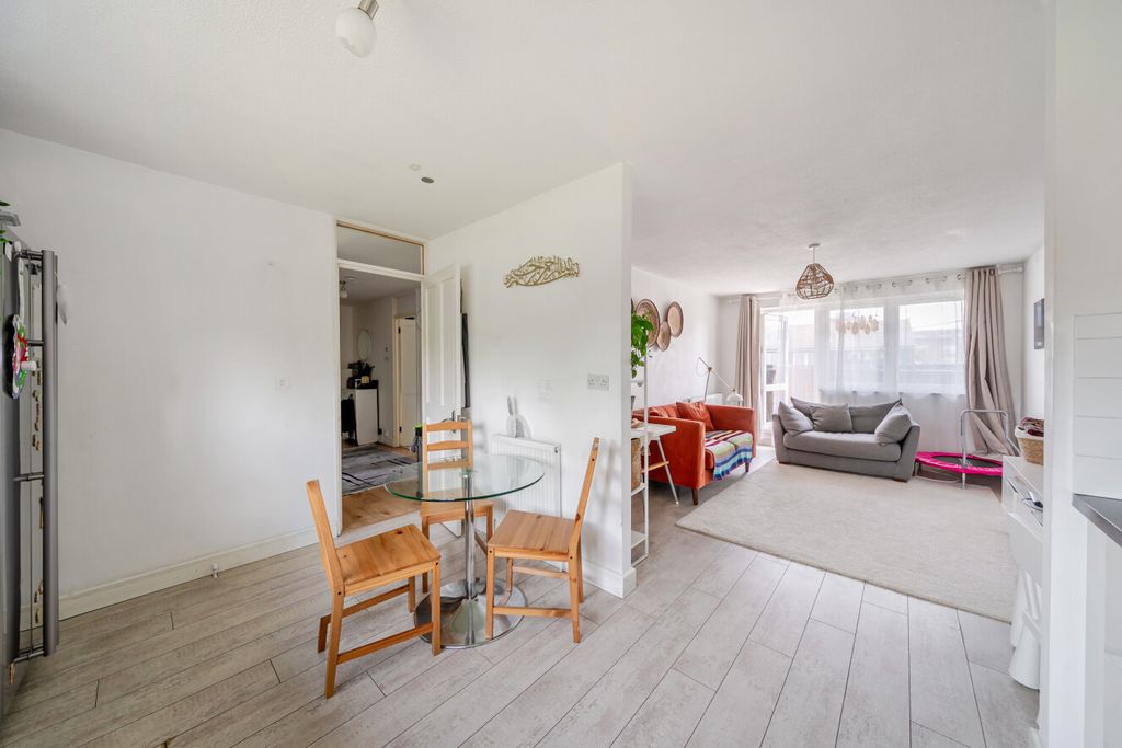Property photo 2 of 21 1453548-12-69F9Ca...