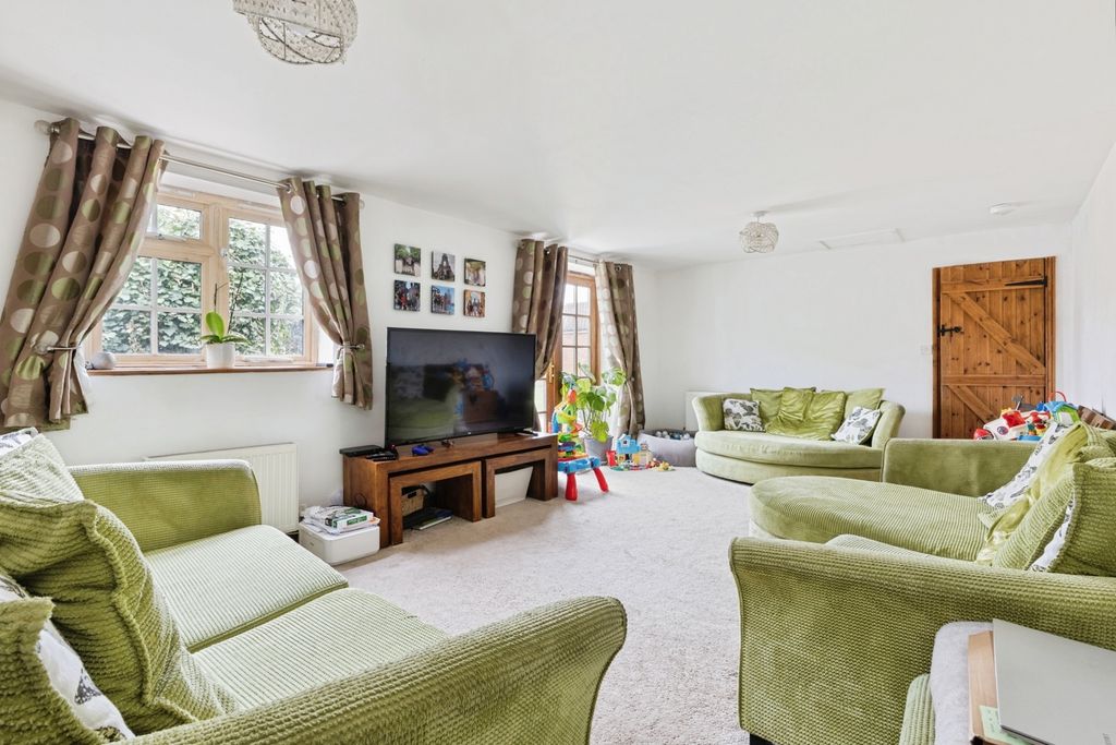 Property photo 3 of 17 Photo