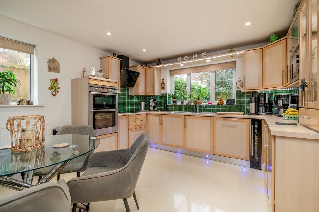 Property photo 2 of 24