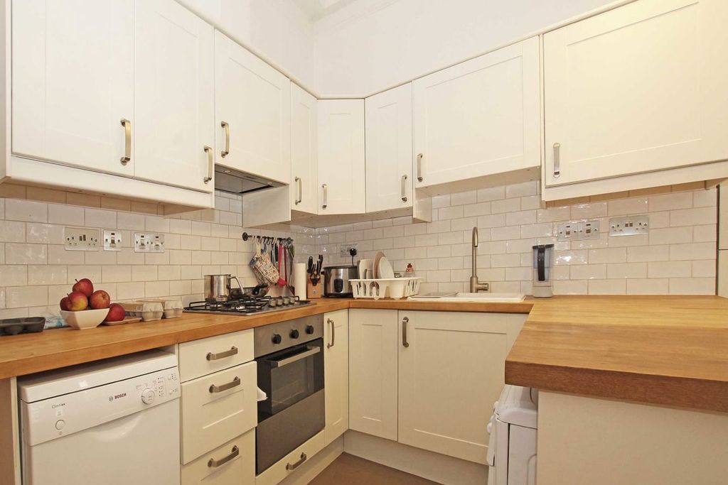 Property photo 3 of 4
