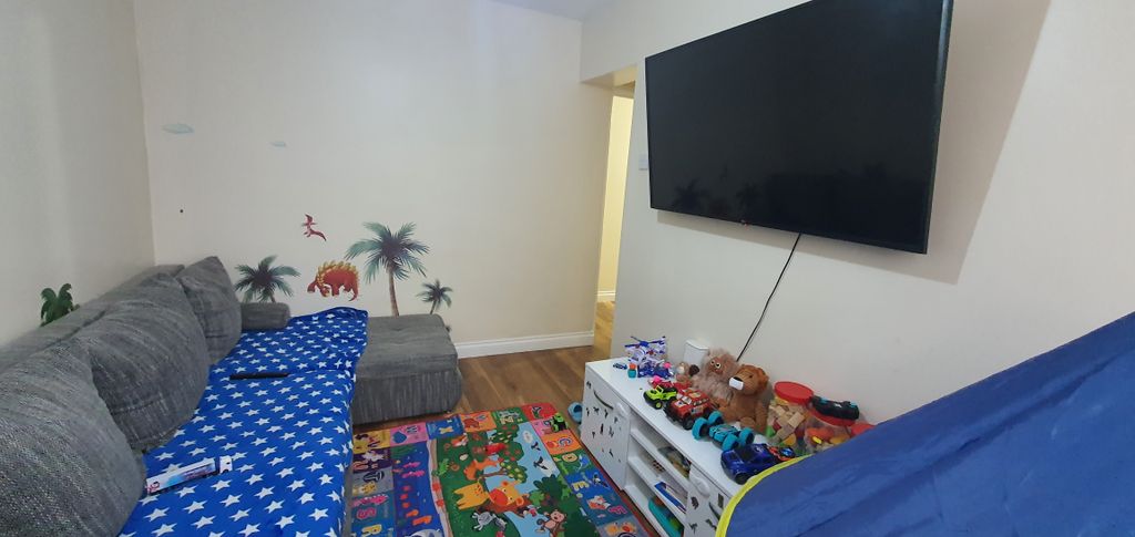 Property photo 2 of 11 Bedroom