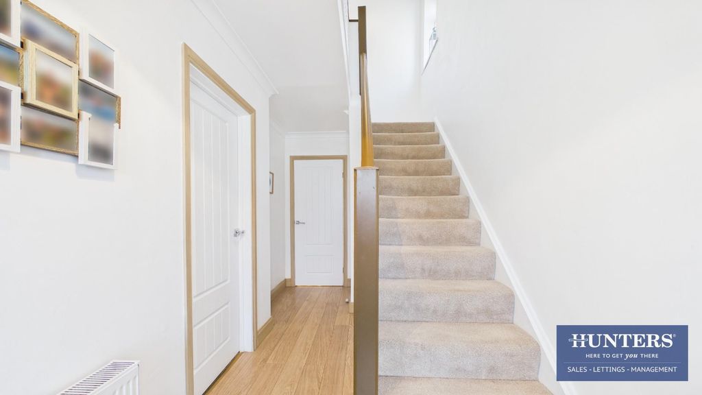 Property photo 2 of 20 Hallway