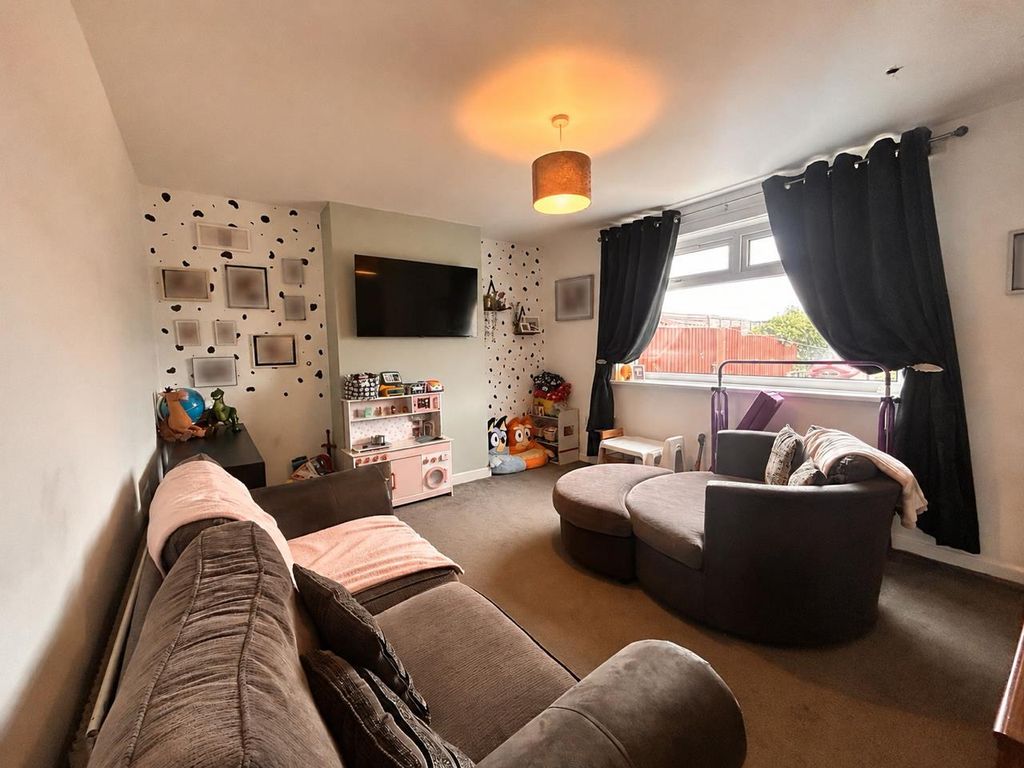 Property photo 3 of 17 12.Png