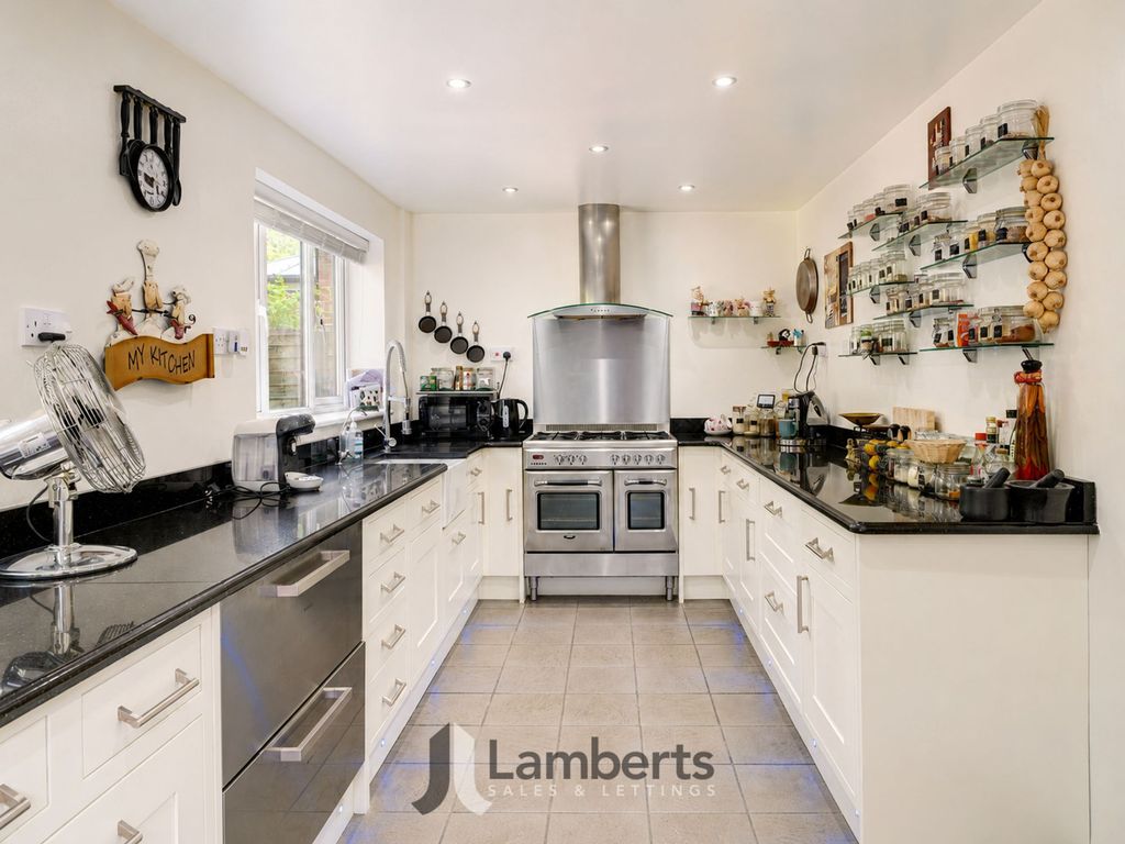 Property photo 2 of 30 Kitchen