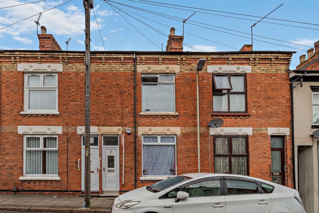 Property photo 1 of 8