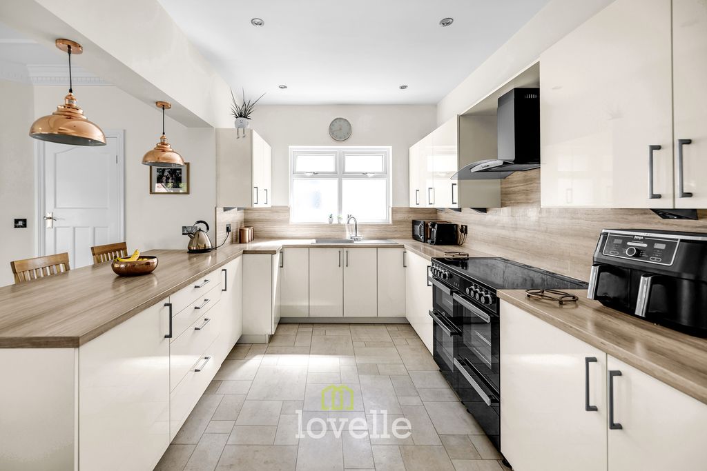Additional image 8 of 4 bed detached house for saleLouth Road, Scartho, Grimsby DN33