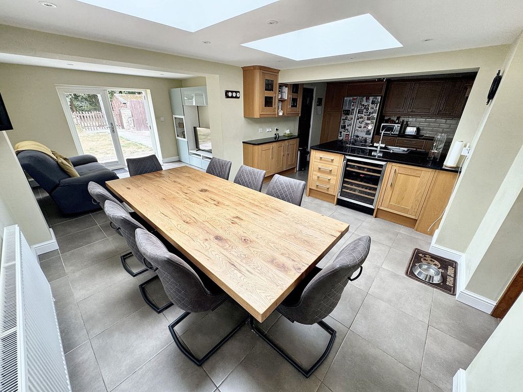 Property photo 2 of 30
