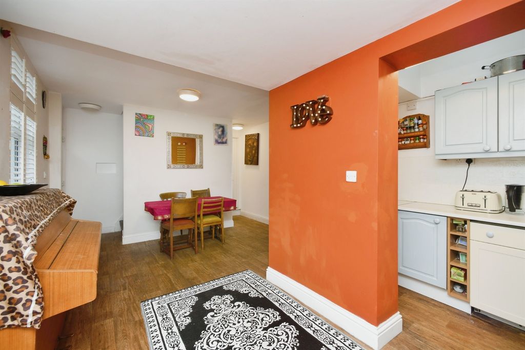 Property photo 3 of 23