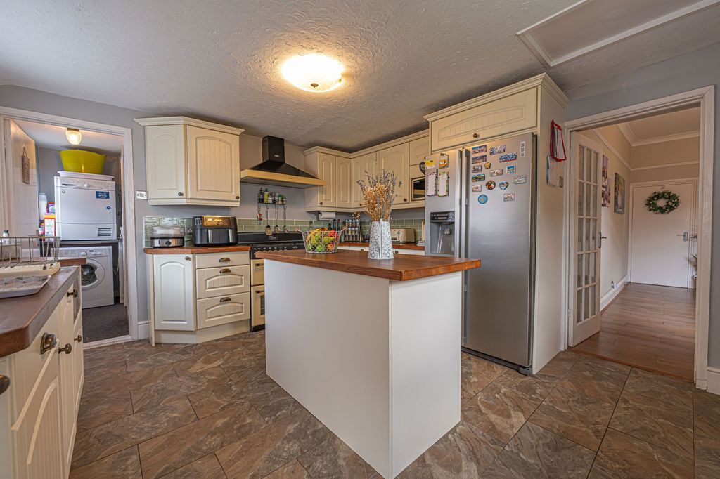 Property photo 2 of 63