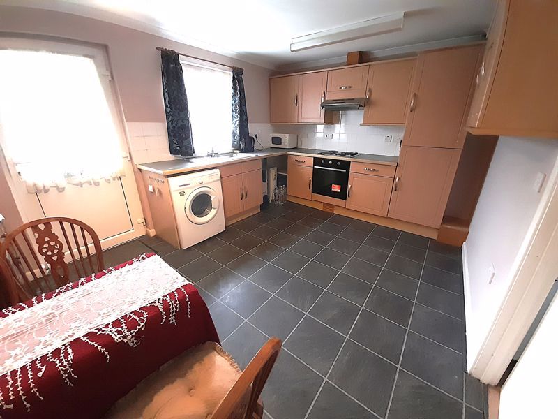 Property photo 2 of 12 Kitchen Diner