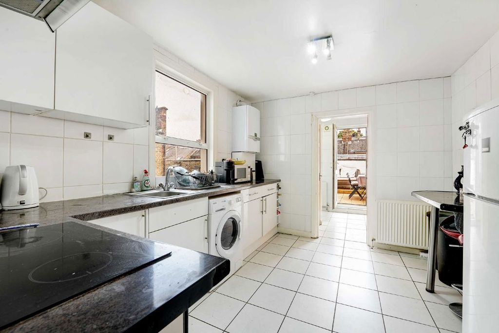 Property photo 3 of 8