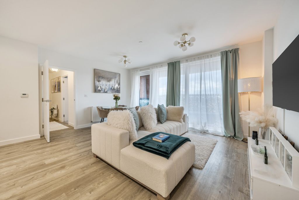 Property photo 2 of 15 1418947-12-69A1E3...