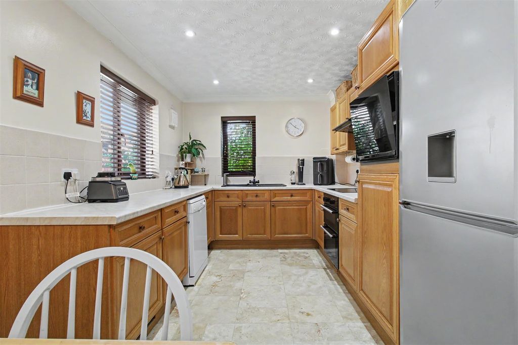 Property photo 3 of 30 Kitchen