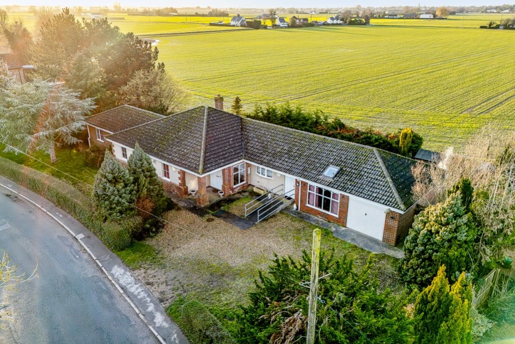 Property photo 1 of 30 Pisces Villa (Fleet)-1