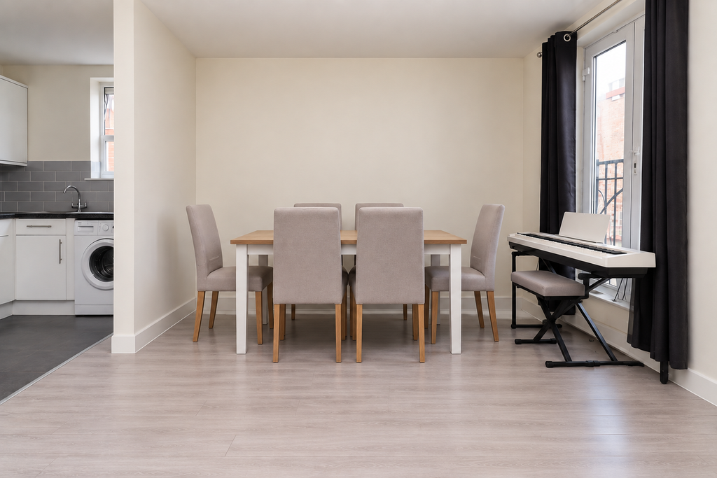 Property photo 3 of 10 Dining Room