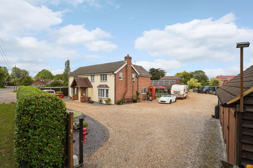 Property photo 2 of 43