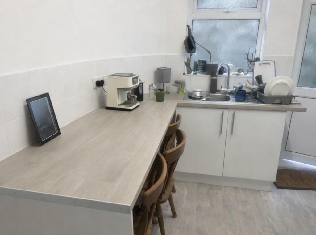 Property photo 1 of 4 16 Nre.Jpg