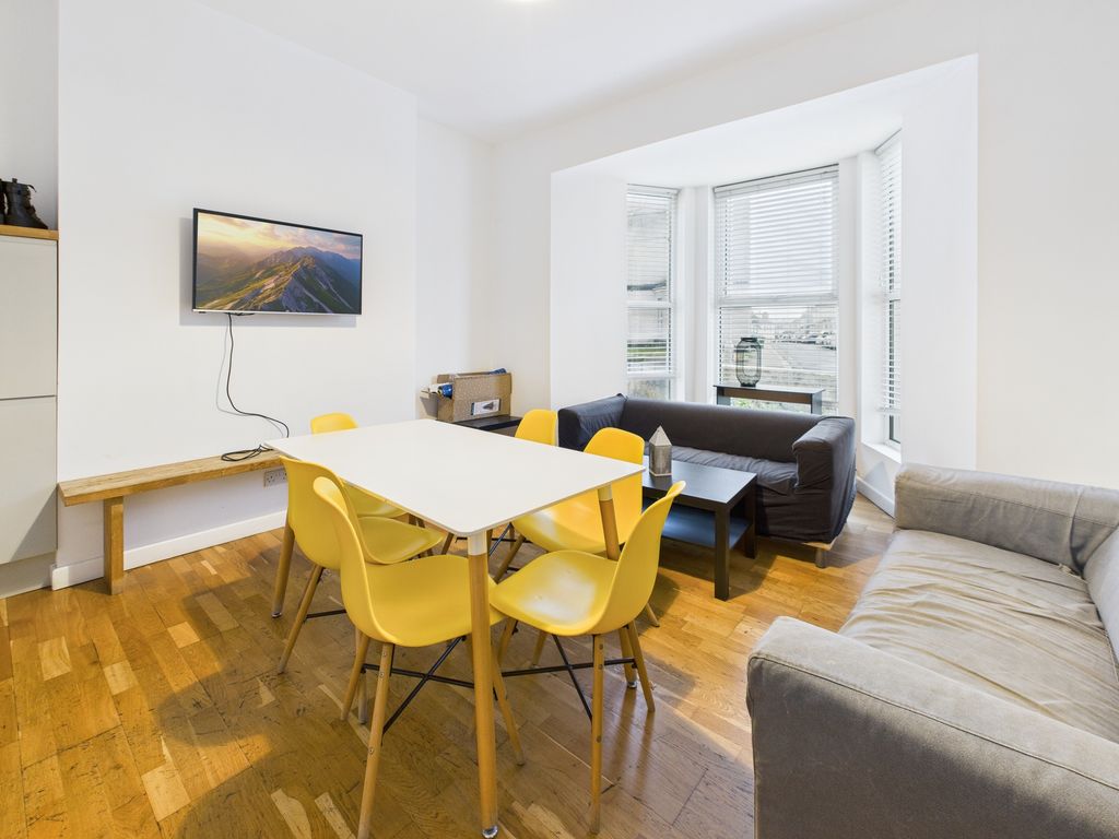 Property photo 3 of 9 Cam03974G0-Pr0260-Still005