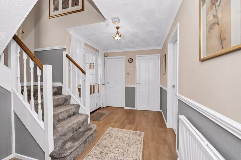 Property photo 3 of 21 Entrance Hall