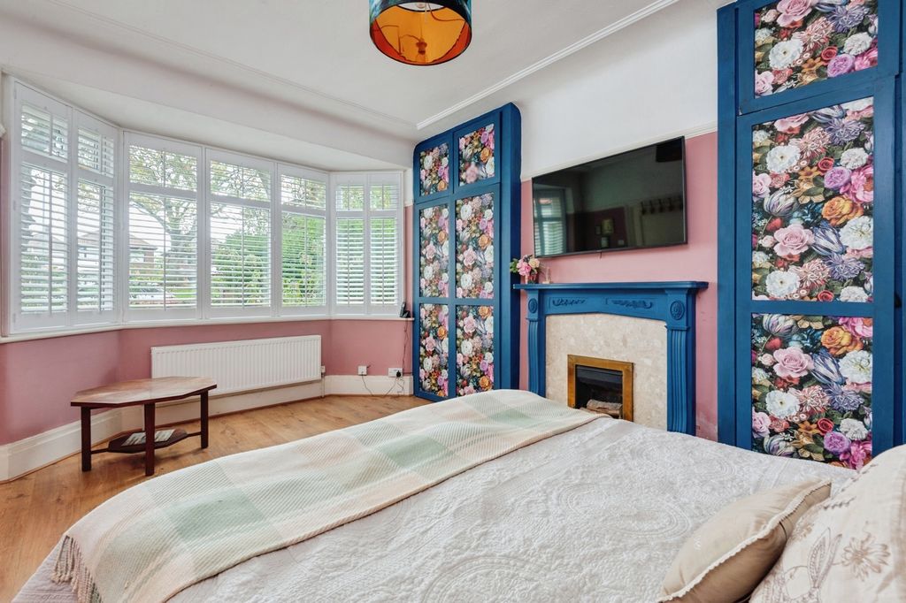 Property photo 3 of 28 Pbox-Img.Jpg