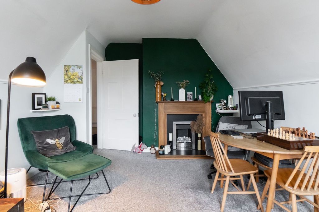Property photo 2 of 25