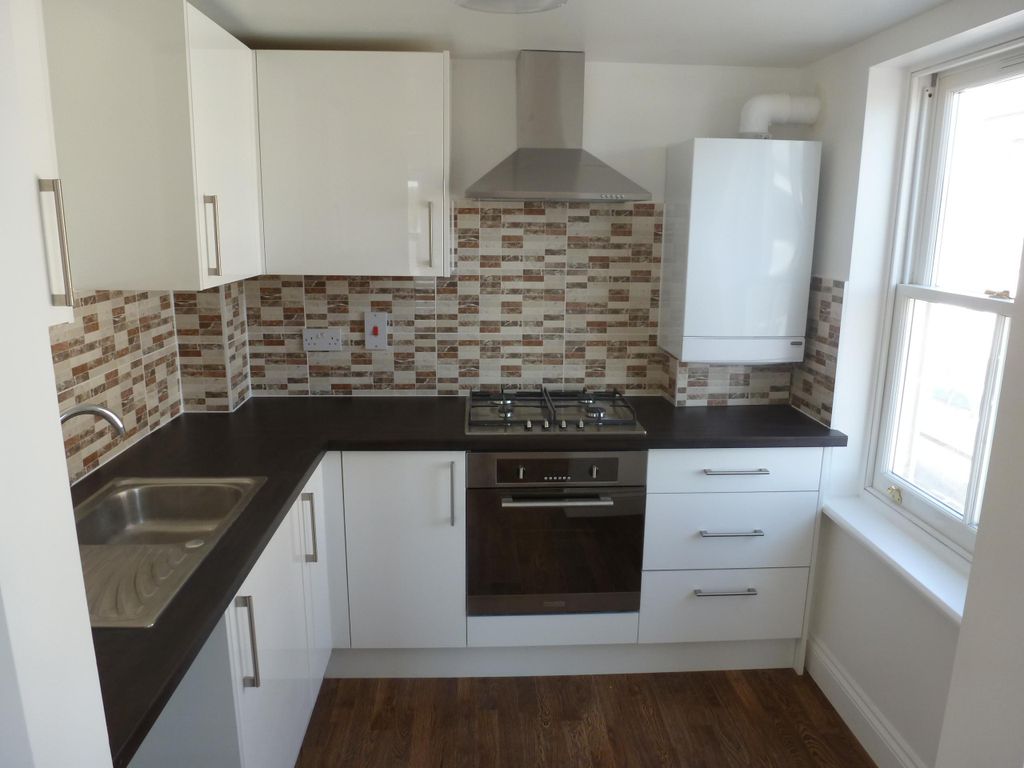 Property photo 1 of 6 Kitchen