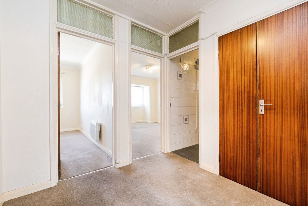Property photo 2 of 19 Pbox-Img.Jpg