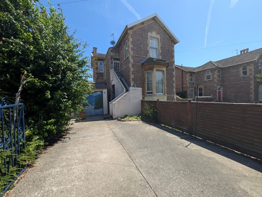 Property photo 1 of 3