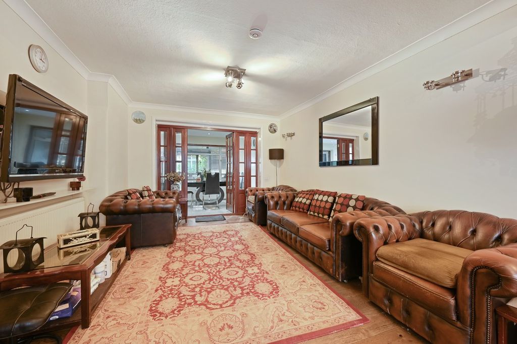 Property photo 3 of 13