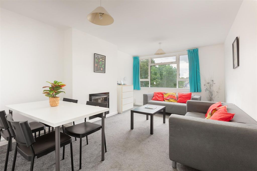 Property photo 2 of 13 45. St James Mews BA1 2Wa-4.Jpg