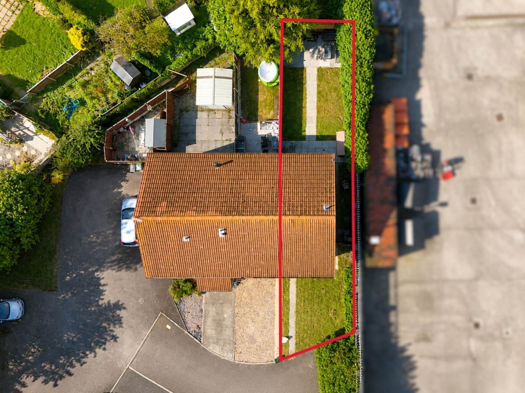 Property photo 2 of 18