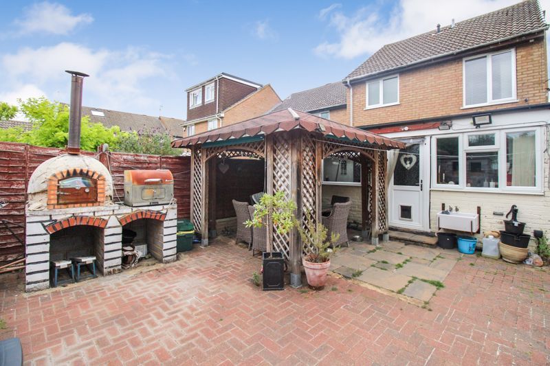 Property photo 1 of 16 Photo 12