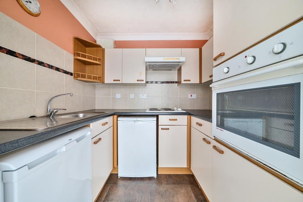 Property photo 2 of 21 Kitchen