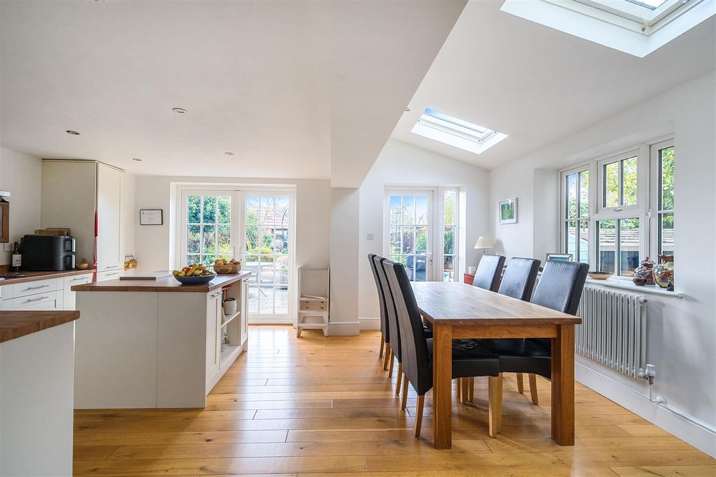 Property photo 2 of 22 1371599-11-68Ff4A6123Cf1.Jpg