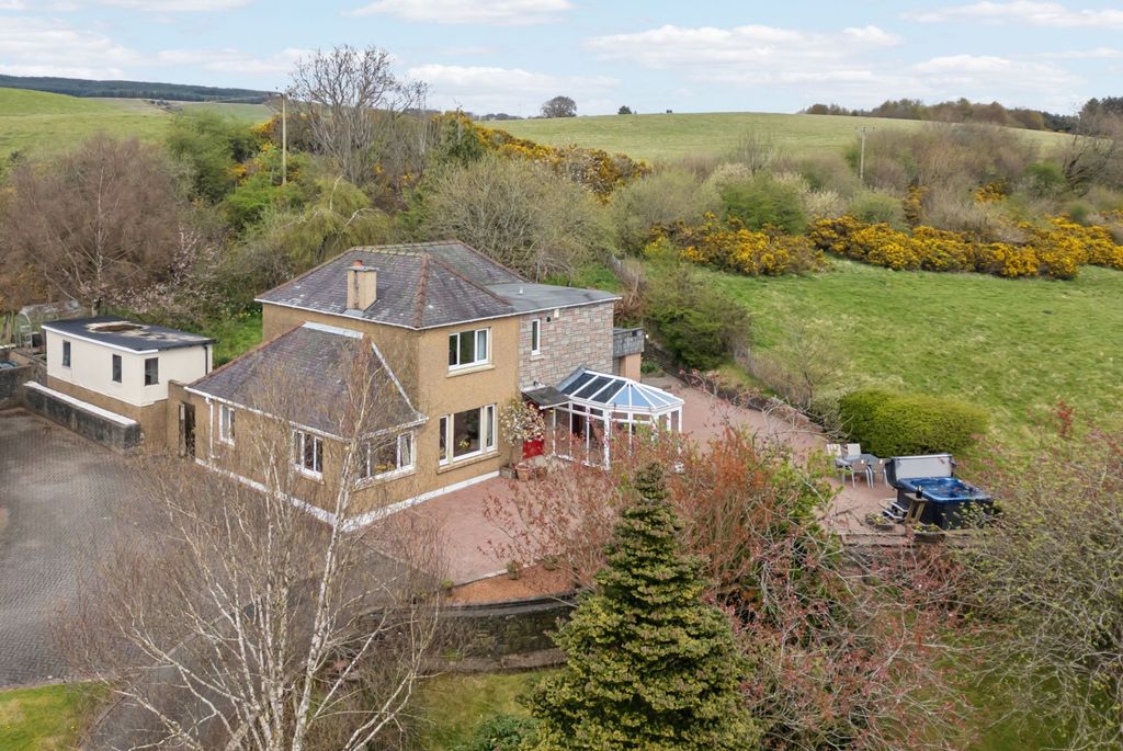 Property photo 1 of 39 Aerial 2