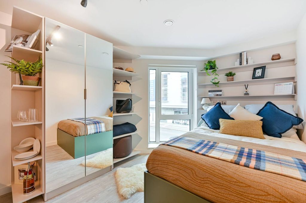 Property photo 3 of 39