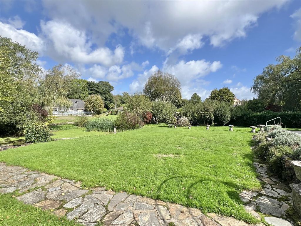 Property photo 3 of 51