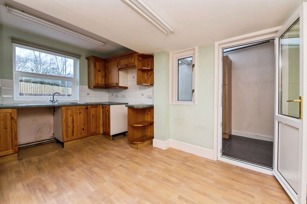 Property photo 3 of 14 Pbox-Img.Jpg